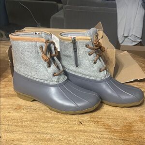 Sperry Gray and Tan Lace-Up Zip Boots 7.5 women’s